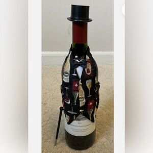 1995 Vintage Wine Butler “Fine Threads For Your Whites & Reds
